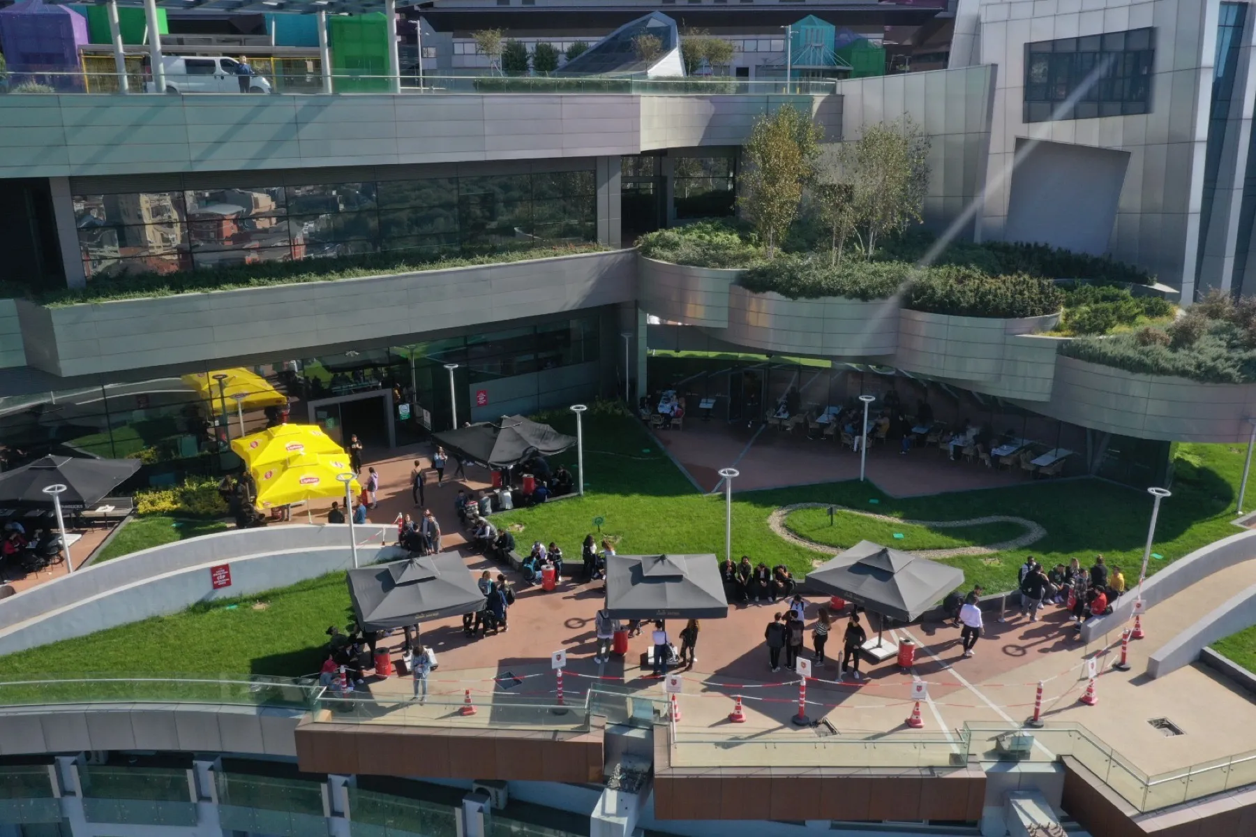 Kampüs Yerleşkesi — İstanbul Nişantaşı Üniversitesi NeoTech Campus